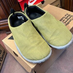 Nike Men's Green Slip-On Sneakers